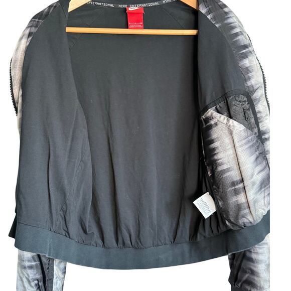 Nike International Bomber Jacket Women’s Small Black Gray Windbreaker - Picture 4 of 10